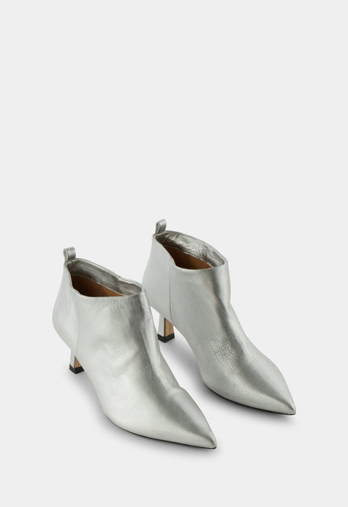 Ivylee Copenhagen Anna Metallic Heeled Boots Silver