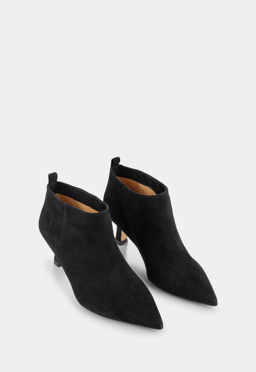 Ivylee Copenhagen Anna Suede Heeled Boots Black