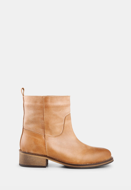 Ivylee Copenhagen Raven Escuvado Ankle Boot Dark Tan